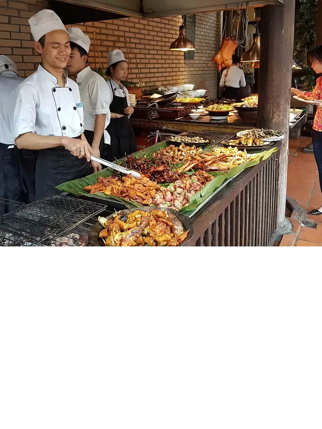   Buffet Sen Tay Ho Restaurant: The Perfect Spot for Traditional Hanoi Food