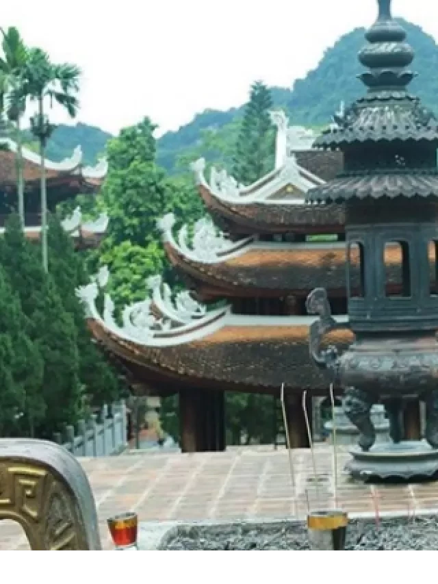   Đi chùa Hương: Bước vào không gian tâm linh huyền bí