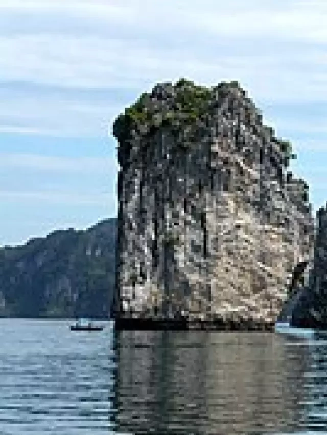   Vịnh Hạ Long - quần đảo Cát Bà: Kỳ quan thiên nhiên của Việt Nam