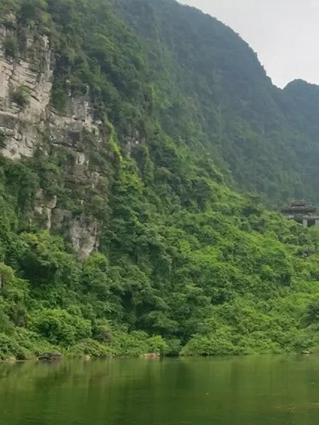   Khu Danh Thắng Tràng An Ninh Bình: Một Kỳ Quan Thiên Nhiên Chờ Đón Bạn