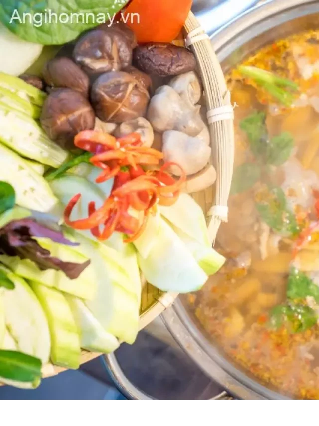   Công thức nấu lẩu cua đồng hột vịt lộn ăn một lần là nhớ mãi
