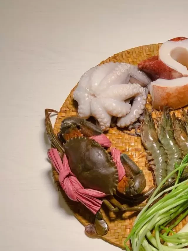   Đổi món cho những ngày lạnh với canh hải sản cay Hàn Quốc, Haemul jeongol (해물 전골)