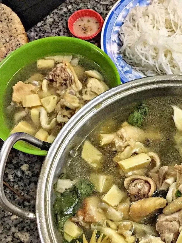   Oanh tạc 1001 quán lẩu gà lá é Đà Lạt ngon bổ rẻ