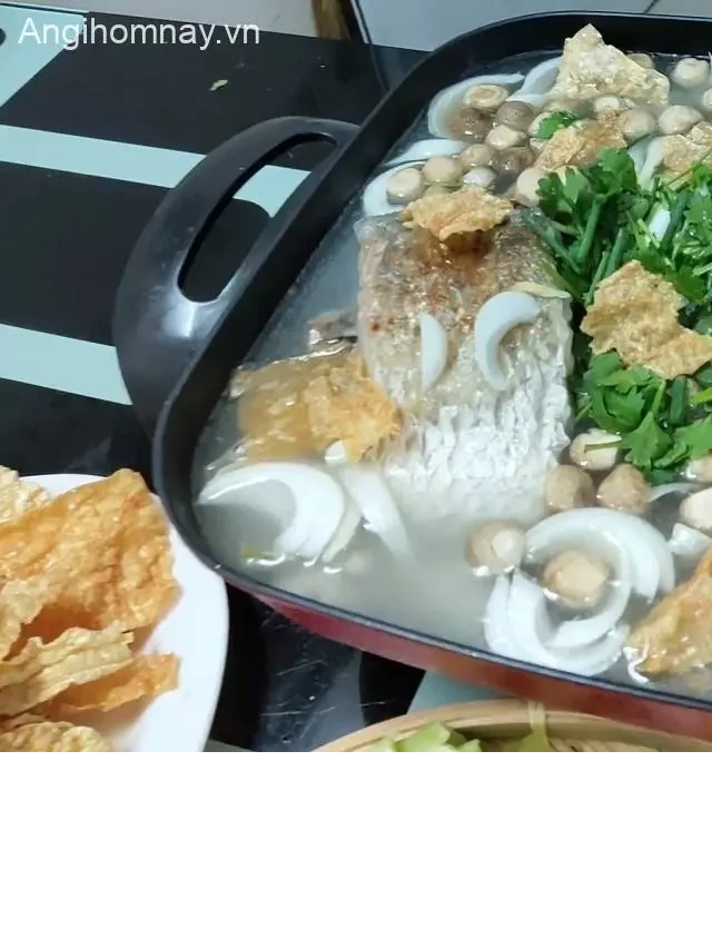   2 công thức nấu lẩu cá chẽm khoai sọ và chua cay ngon đậm đà