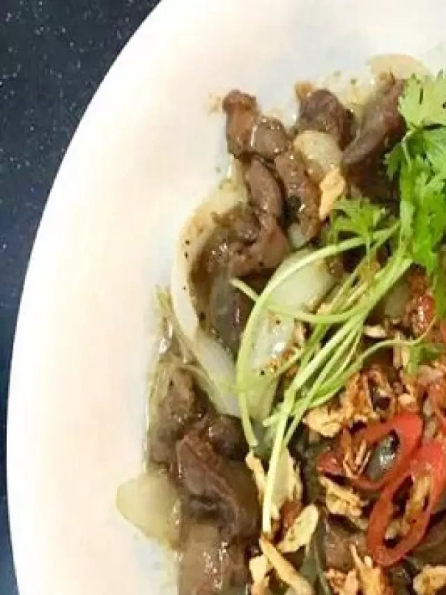   Cách làm món lòng vịt xào tỏi ngon đúng điệu