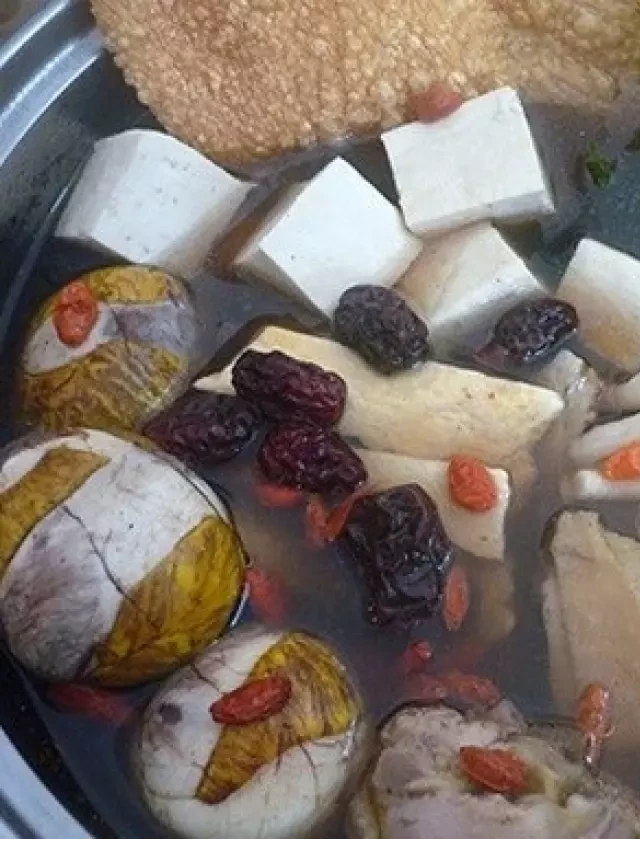   Cách chế biến lẩu hột vịt lộn độc đáo, hấp dẫn
