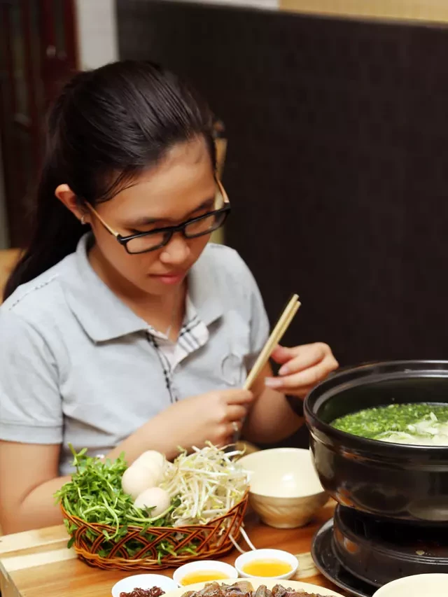  Combo Lẩu Cháo Cá Lóc Nhúng Tại Quán A Đồng: Món ăn dân dã, thơm ngon và bổ dưỡng!