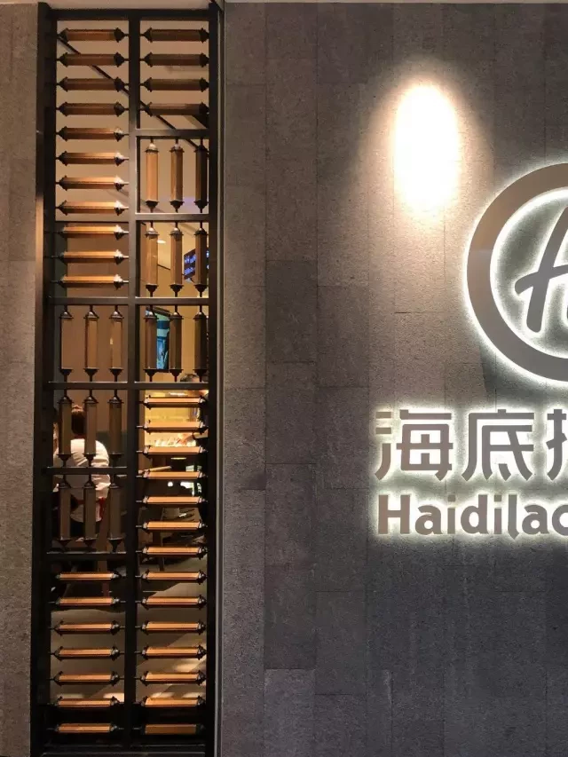   Đến Haidilao - Nhà hàng lẩu phục vụ đa dịch vụ miễn phí