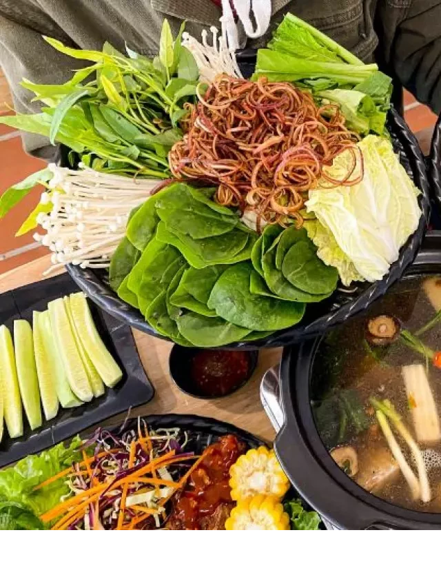   Lẩu đuôi bò: Sự kết hợp ngon miệng với rau thơm ngọt
