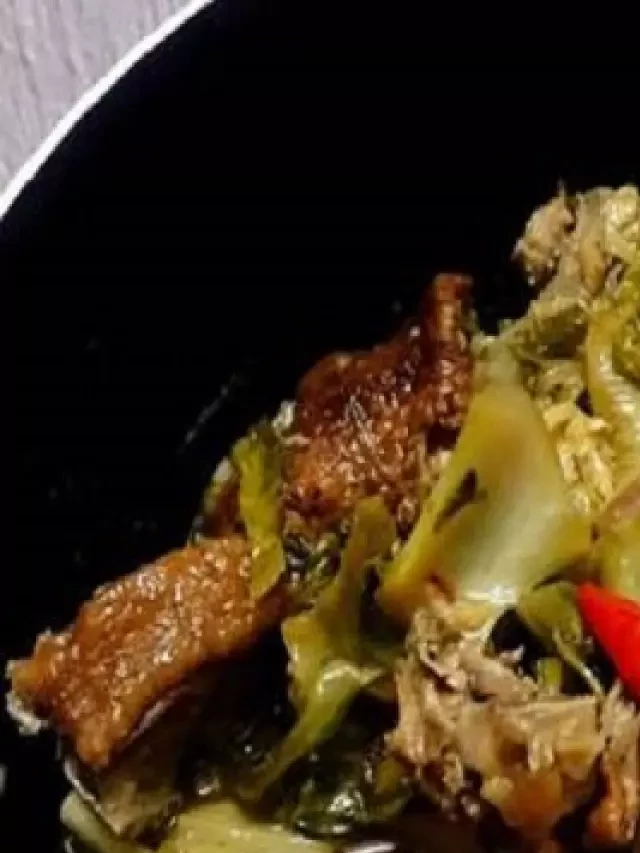   Vịt xào cải chua - Món ăn dân dã thơm ngon và đưa cơm khó cưỡng