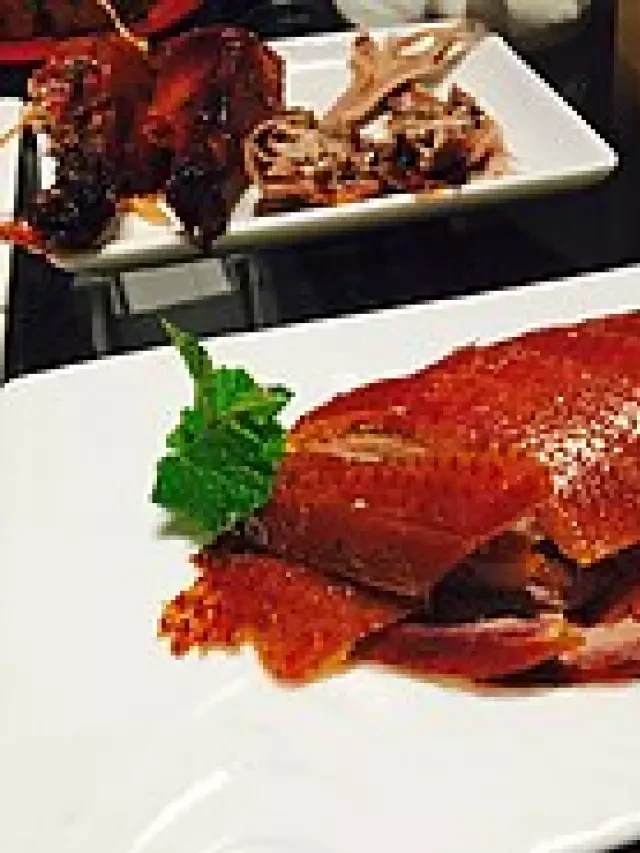   Vịt quay Bắc Kinh: Hương vị độc đáo từ thủ đô của Trung Quốc