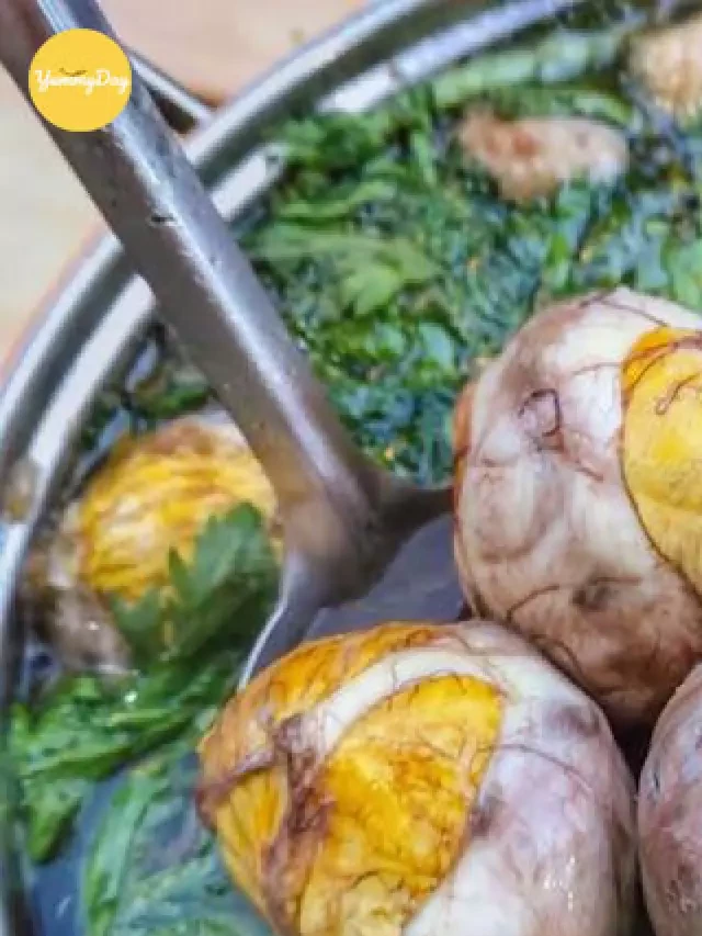   Lẩu trứng vịt lộn thơm ngon bổ dưỡng ngày trời se lạnh
