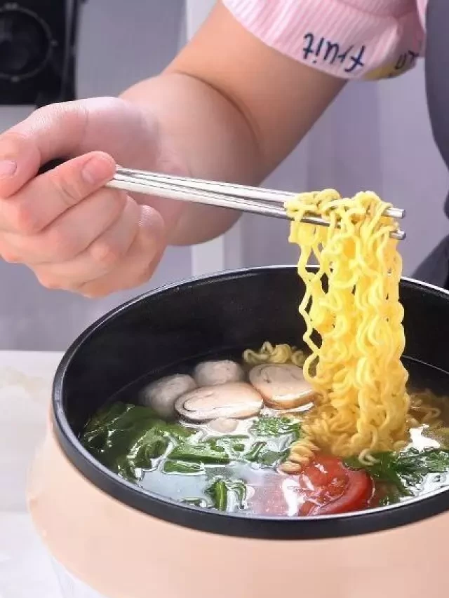   Cách nấu lẩu bằng nồi cơm điện: Món ngon đậm đà cho sinh viên