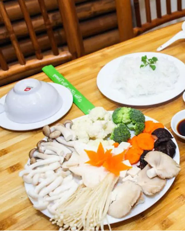   Lẩu Nấm Chay: Hương Vị Thanh Đạm Cho Bữa Cơm Sum Họp Cuối Tuần