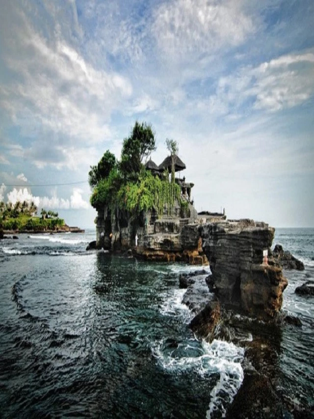   Đền Tanah Lot - Ngôi đền linh thiêng và độc đáo ở Bali
