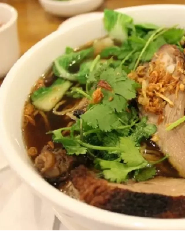   Món Vịt Tiềm Thuốc Bắc Nguyên Con - Một Món Ăn Bổ Dưỡng và Thơm Ngon