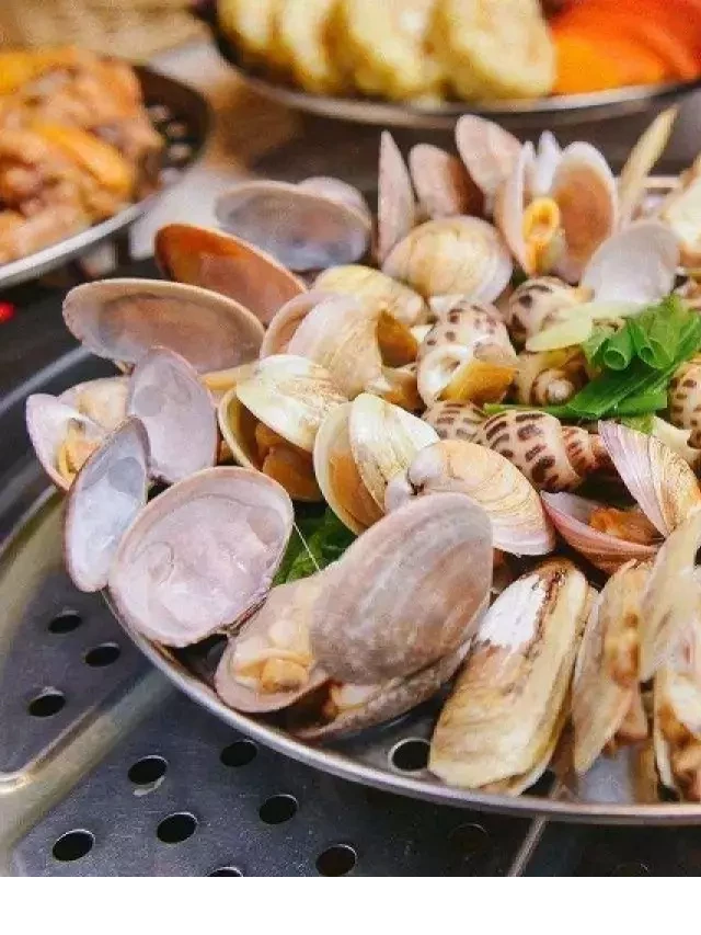   Cùng vào bếp học làm món hải sản hấp thập cẩm cho gia đình