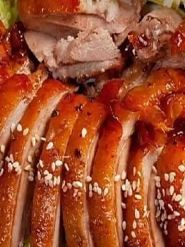   Thưởng thức vịt quay sốt tiêu đen thơm nức mũi, đậm đà gia vị