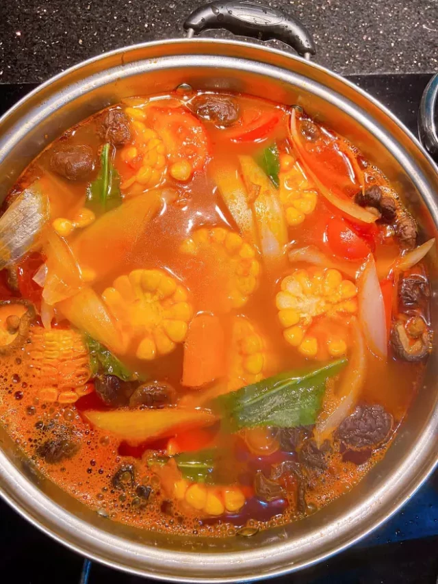   Nấu Nước Lẩu Hải Sản Ngọt Thanh Mát từ Rau Củ