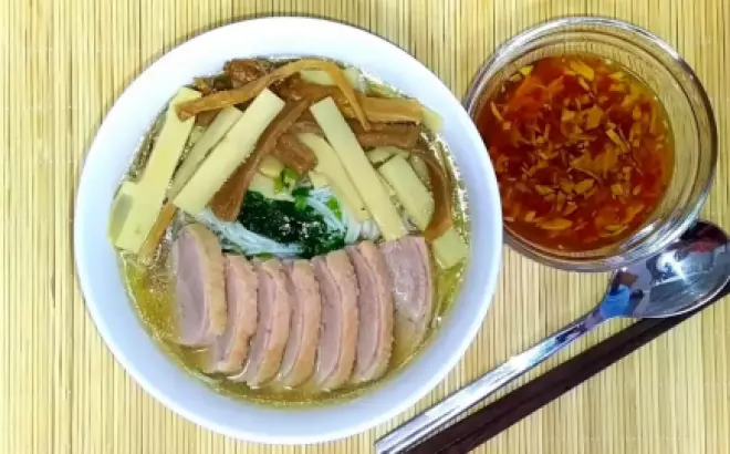 Cách nấu Bún Vịt không Măng: Món ăn ngon cho mùa thu và đông