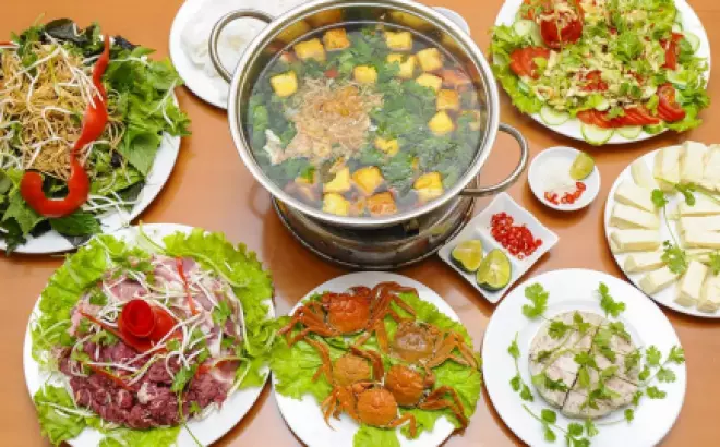 Công thức nấu lẩu cua đồng mồng tơi đậm đà hương vị đồng quê