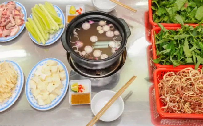 Set Lẩu Đuôi Bò Cho 2 Người Tại Lâm Dũng Quán