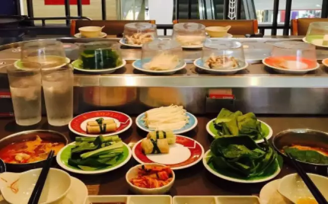 Tận hưởng đại tiệc lẩu băng chuyền tại Kichi Kichi Bạc Liêu