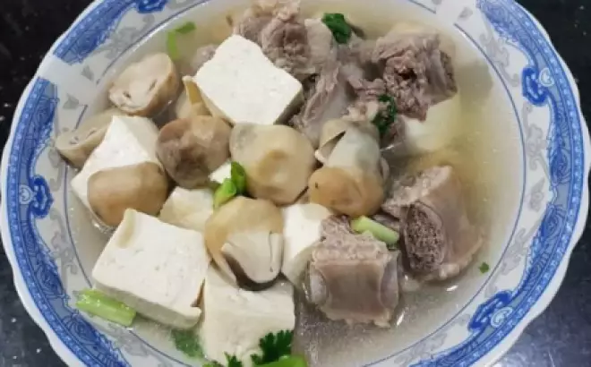 Canh Sườn Nấu Nấm: Món Canh Thanh Mát Cho Bữa Cơm Gia Đình