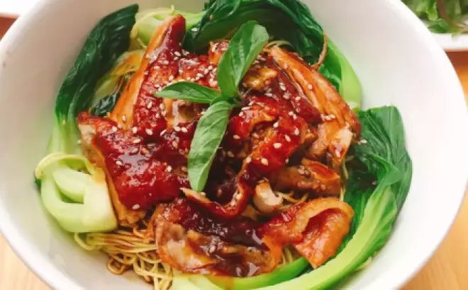 Cách nấu mì vịt quay và top 5 quán mì vịt quay ngon tại Hà Nội