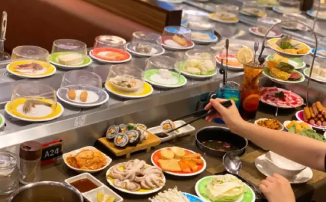 Tổng hợp những nhà hàng Buffet lẩu băng chuyền ngon tại Hà Nội