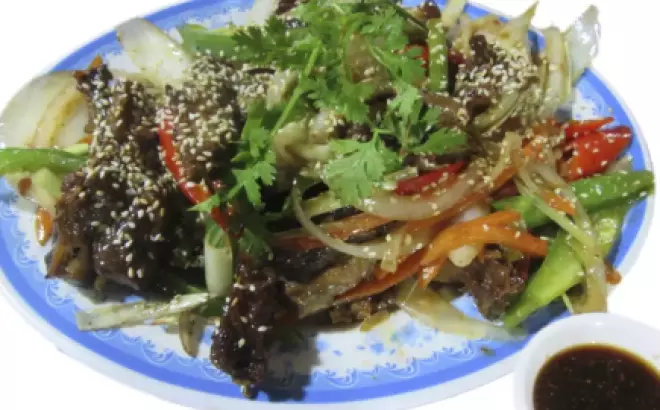 Vịt Xào Sả Ớt: Món Ngon Hấp Dẫn Cho Mùa Đông Lạnh Giá